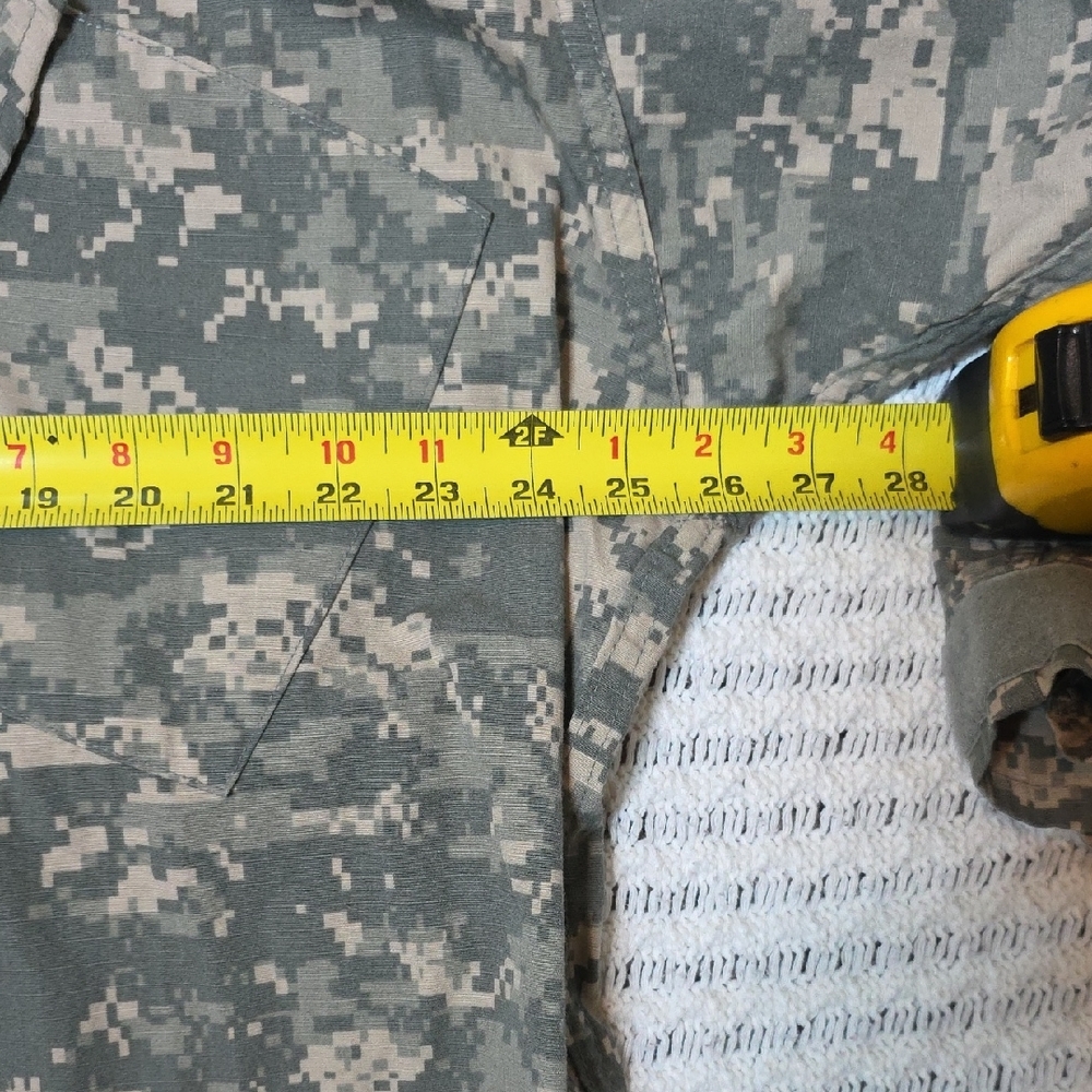 Military Combat Utility Jacket - ACU Digital Camouflage Like New - Picture 7 of 7